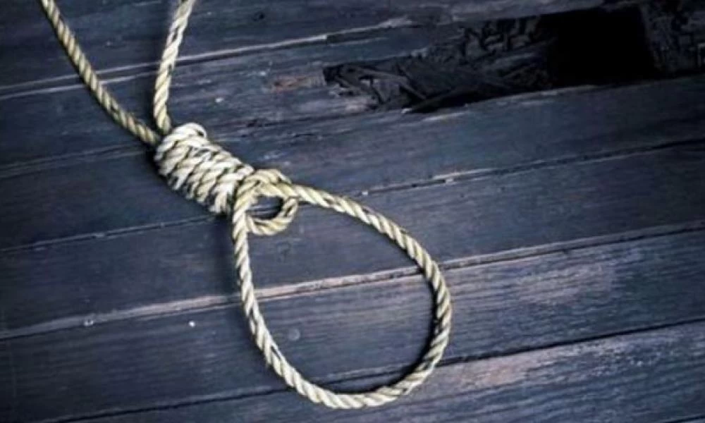 Προσπάθησε να κρεμαστεί μέσα στο μπάνιο της!